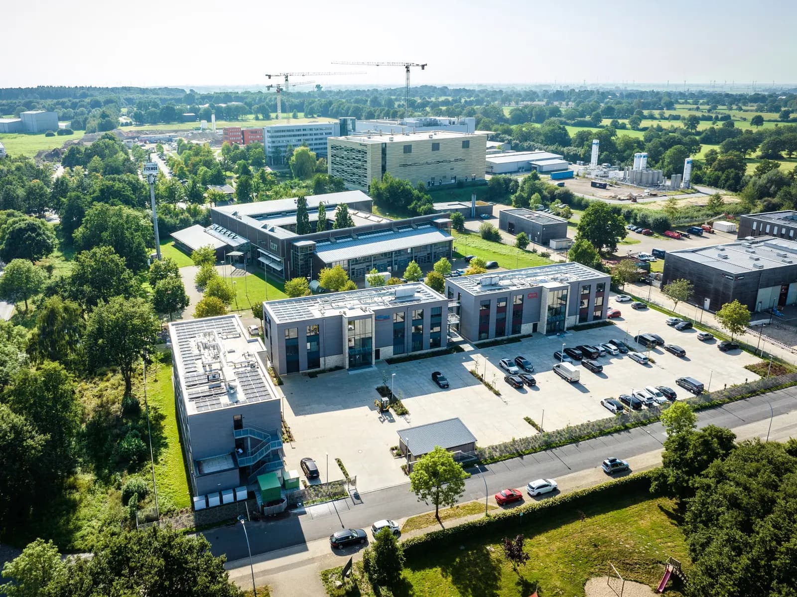 Luftaufnahme der IZET-Gebäude im InnoQuarter Itzehoe